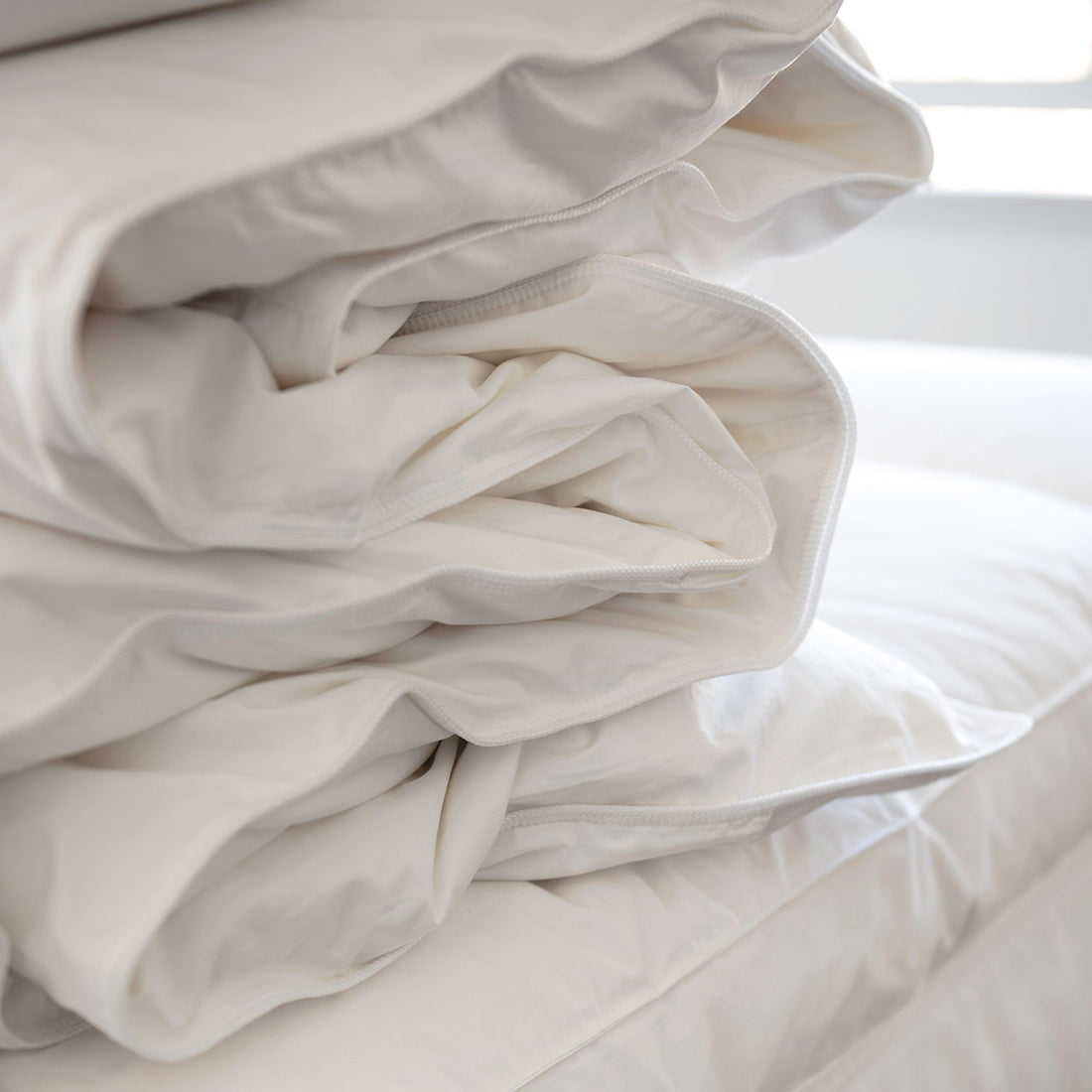 Luxury Goose Down Comforters [Expert Buying Guide]